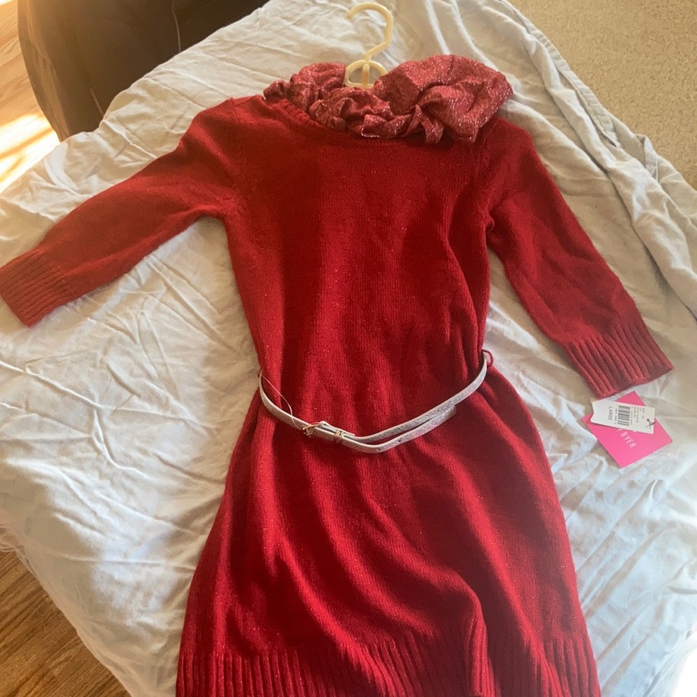 Amy Byer Res Sweater(L) with belt and scarf!